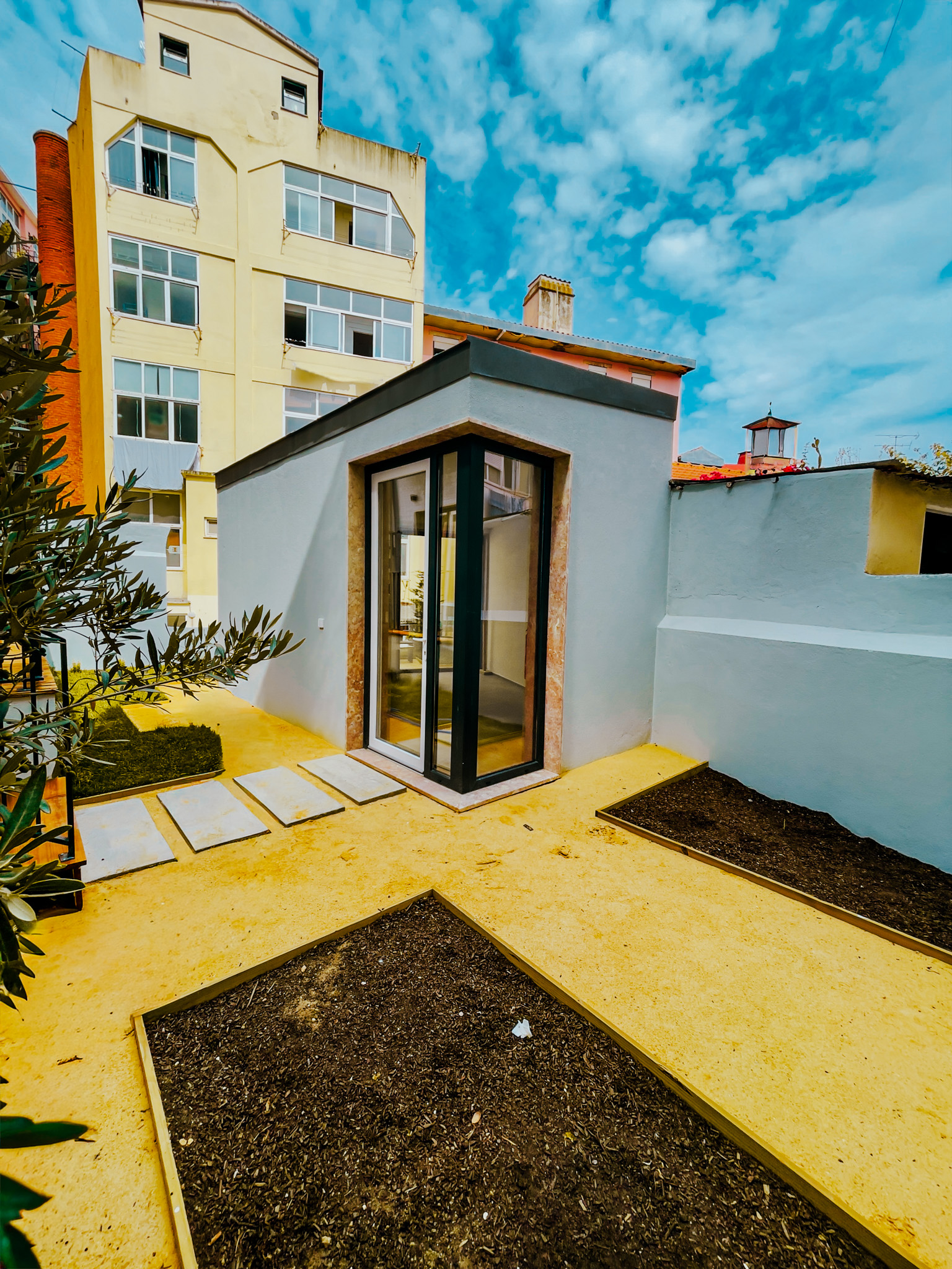 Reabilitação do edifício sito na Rua Sebastião Saraiva Lima, n.º 11 — 18